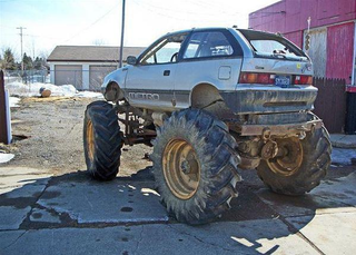 Illustration for article titled Thirty Vehicular "You're Doing It Wrong" Moments